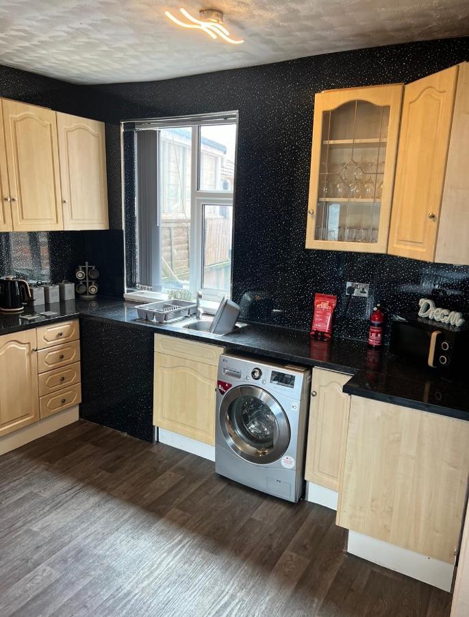 Sea View Lavish Apartment Sky Tv Whirlpool Bath Huge Balcony Newly Refurbished Bridlington Exterior photo